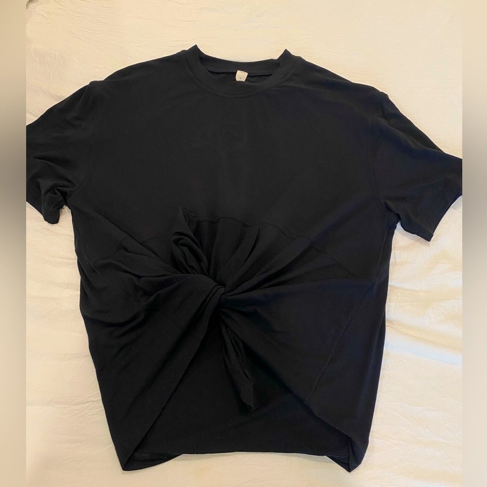 Lululemon top. Can be tied or untied in the front. Buttery soft material.